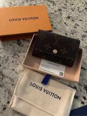 Louis Vuitton Monogram 6 key holder New!